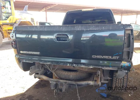 2005 Chevrolet Silverado 2500Hd Ls from USA, damaged, VIN 1GCHK23245F891856